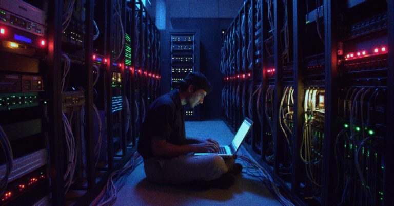 Хакери поврзани со Иран од групата MuddyWater таргетираат американски мрежи со нова задна врата Dindoor